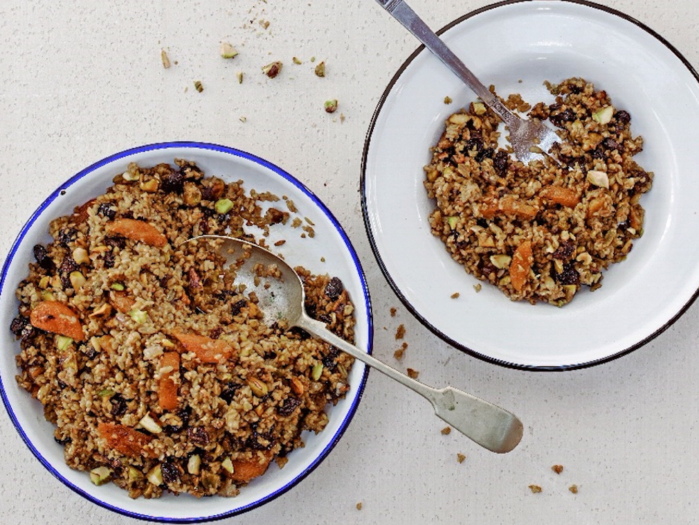 Freekeh with apricots and pistachios - Nourish